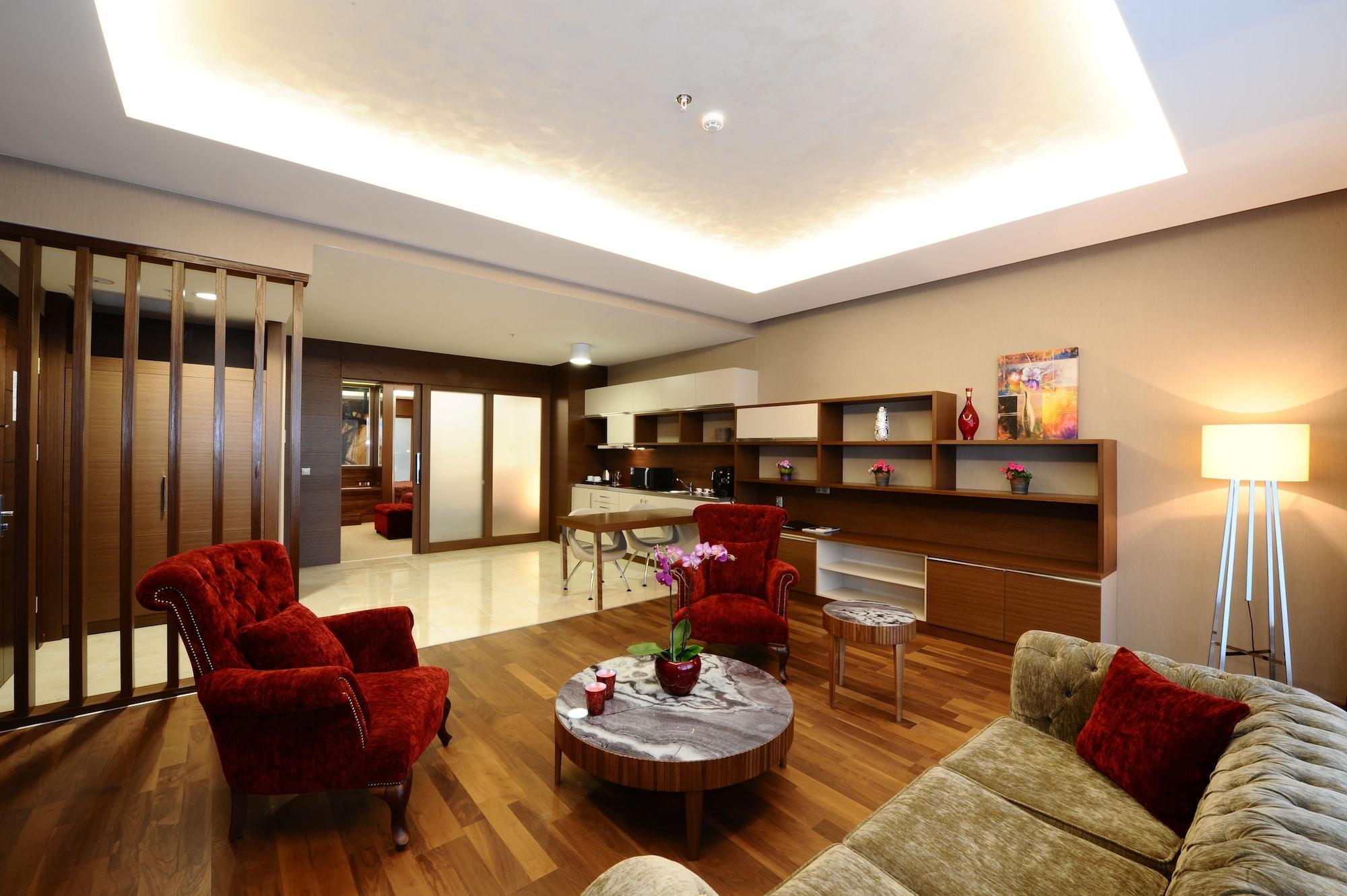 Hotel Ramada By Wyndham Podgorica Esterno foto
