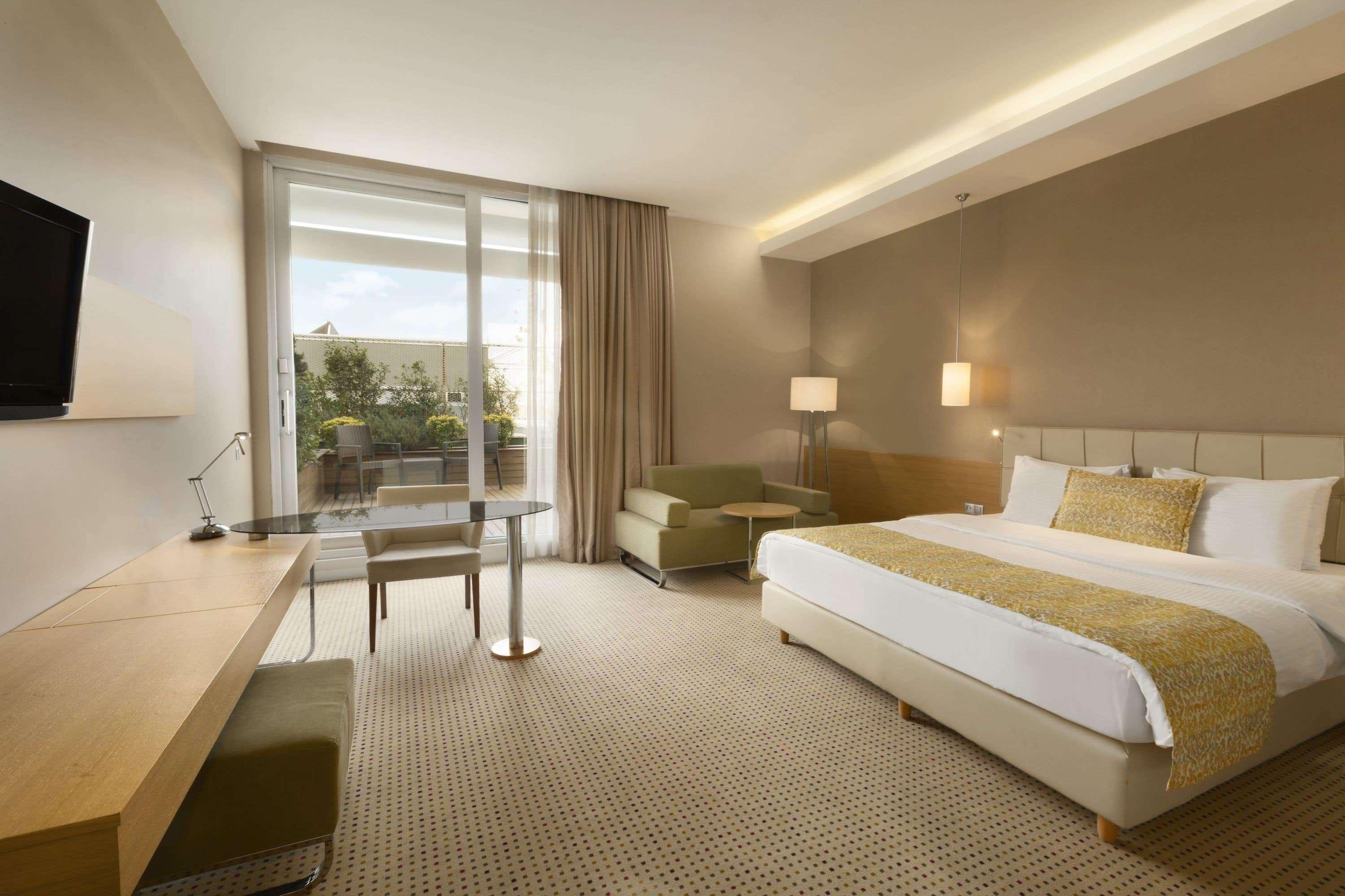 Hotel Ramada By Wyndham Podgorica Esterno foto