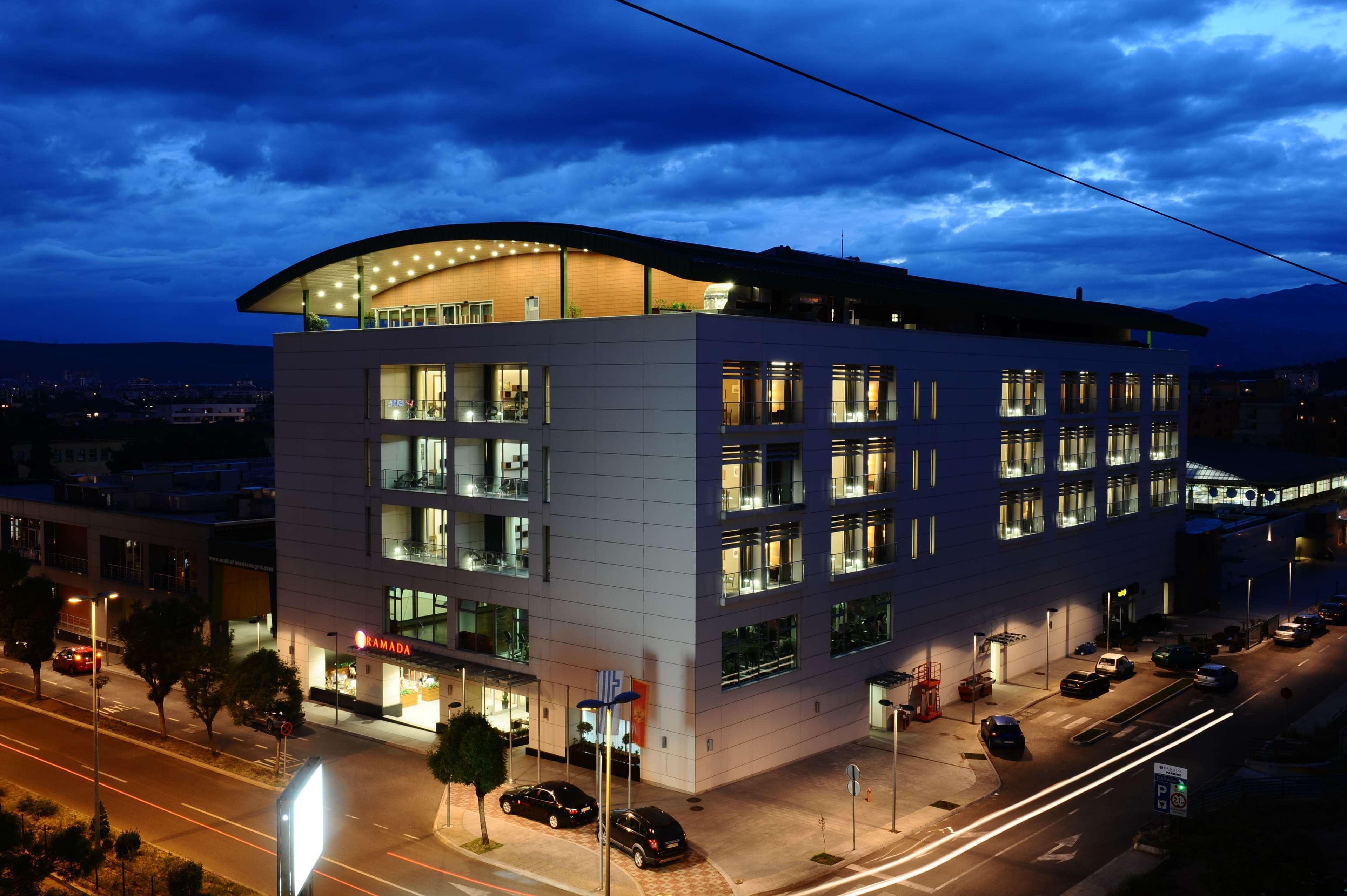 Hotel Ramada By Wyndham Podgorica Esterno foto