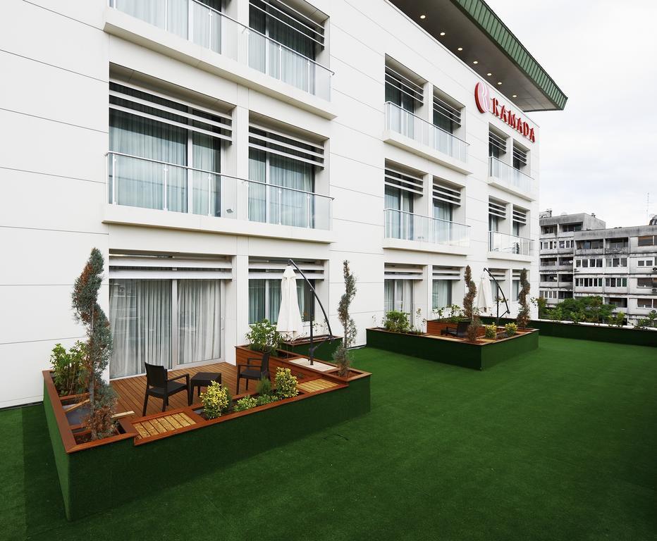 Hotel Ramada By Wyndham Podgorica Esterno foto